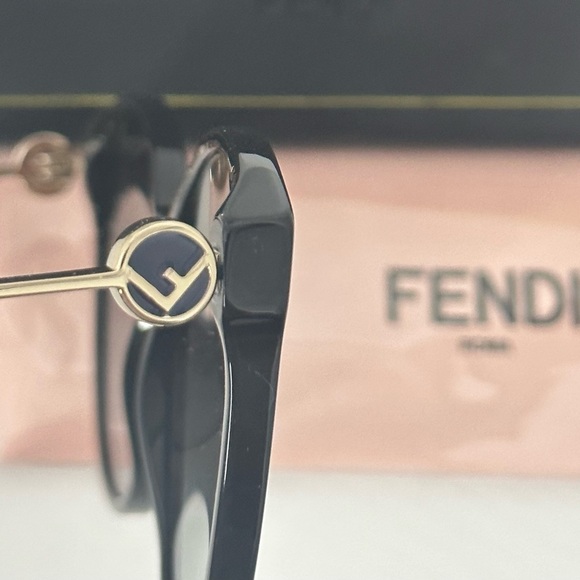 FENDI Sunglasses FF 0412/S 0807 90 Black Frame Grey Shaded Lenses 58mm BNWT - Picture 13 of 13